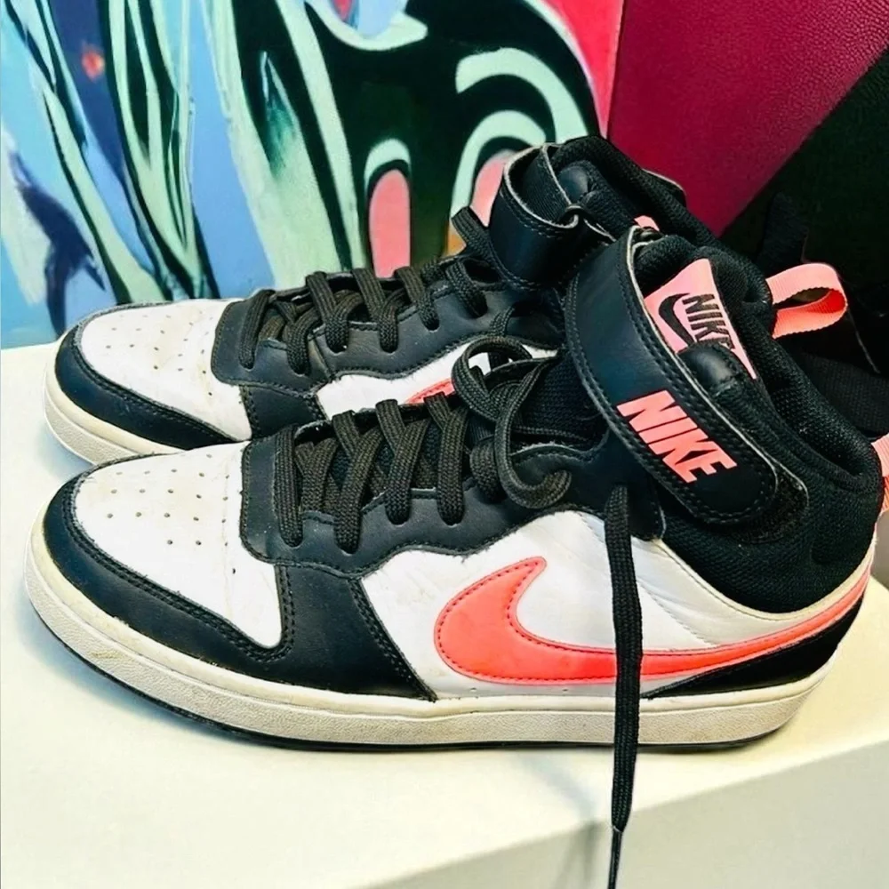 Youth 7 Nike high top sneakers tennis shoe designer athletic shoe youth 7 black - Picture 2 of 7